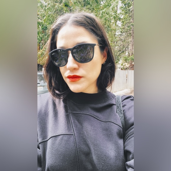 Meet your Posher, Andria - Picture 3 of 5